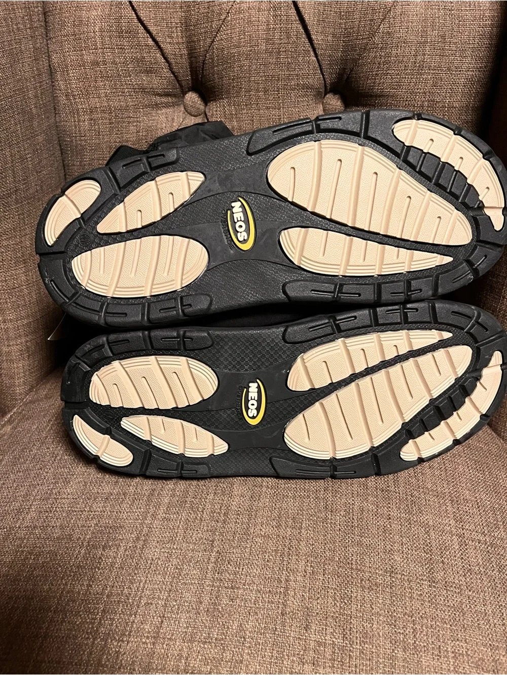 NEOS Villager waterproof overshoe size medium sabartea.com display picture 1
